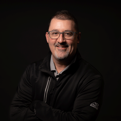 Scott Holton headshot