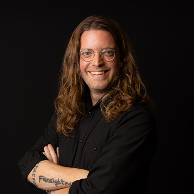 Employee-Photos_Casual_400x400_0030_McGraw_Neon