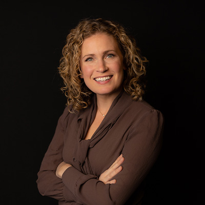 Employee-Photos_Casual_400x400_0031_VanDerHart_Sarah